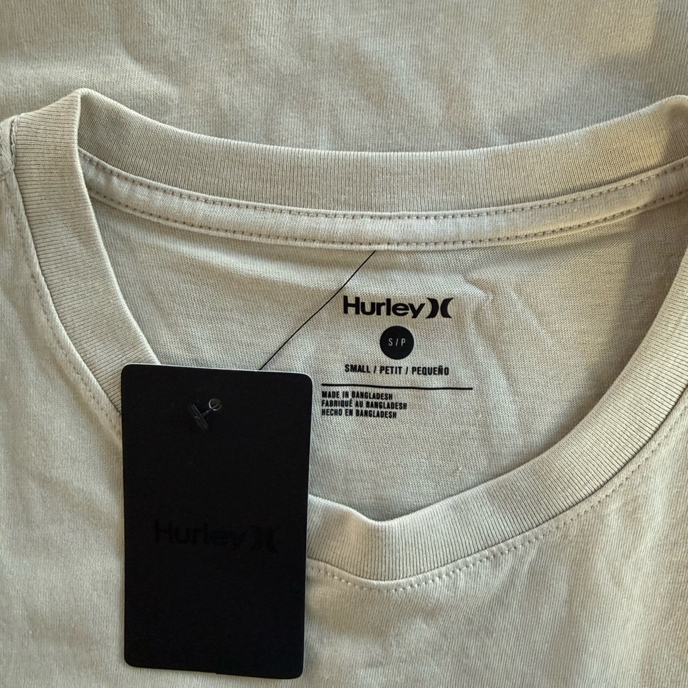 Hurley Short Sleeve Embroidered Logo Graphic T-Shirt NWT Size S - Picture 4 of 6